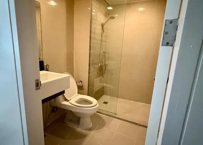 Modern Luxe | Near Venice Grand Canal Apartment Manila